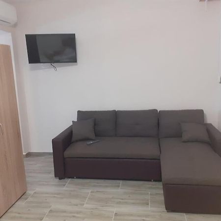 Angela Apartments & Studio Фанарион Экстерьер фото
